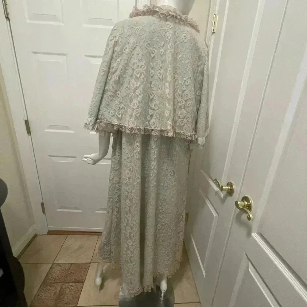 Two pieces of nightgown long and short coat with stunning design - Picture 7 of 16